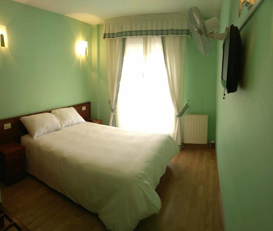 Hotel Vilagarcia Vilagarcia de Arousa Esterno foto